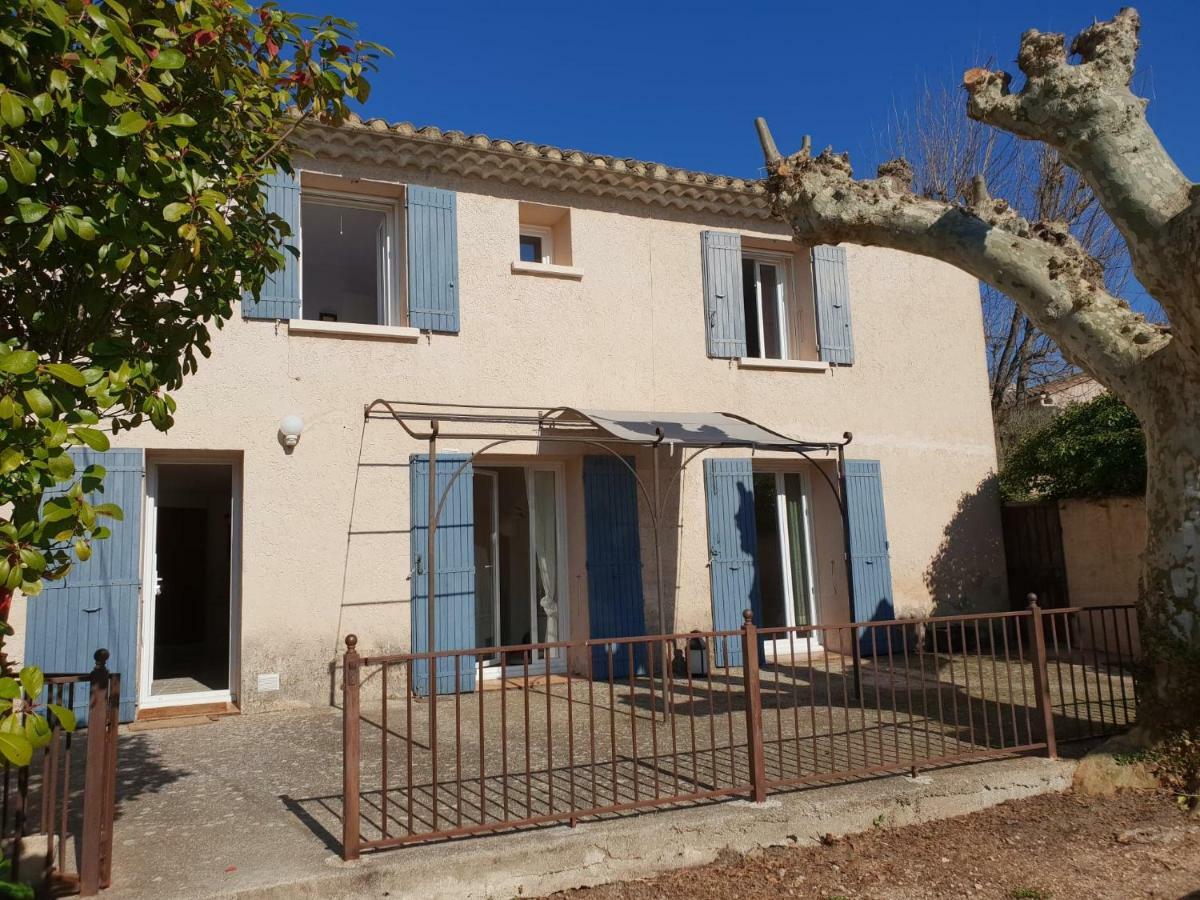 Curcumas Villa LʼIsle-sur-la-Sorgue Exterior foto