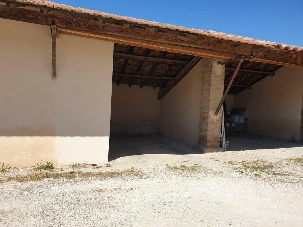 Curcumas Villa LʼIsle-sur-la-Sorgue Exterior foto